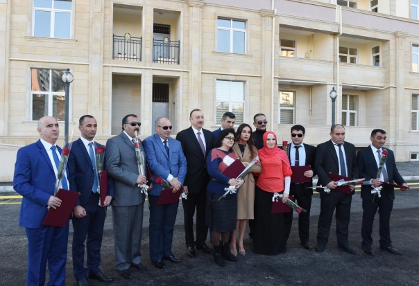 {"en":"President Ilham Aliyev has attended the opening of a new residential building for the visually impaired","az":"Prezident \u0130lham \u018fliyev g\u00f6zd\u0259n \u0259lill\u0259r \u00fc\u00e7\u00fcn yeni ya\u015fay\u0131\u015f binas\u0131n\u0131n a\u00e7\u0131l\u0131\u015f\u0131nda i\u015ftirak edib","ru":"\u041f\u0440\u0435\u0437\u0438\u0434\u0435\u043d\u0442 \u0418\u043b\u044c\u0445\u0430\u043c \u0410\u043b\u0438\u0435\u0432 \u043f\u0440\u0438\u043d\u044f\u043b \u0443\u0447\u0430\u0441\u0442\u0438\u0435 \u0432 \u043e\u0442\u043a\u0440\u044b\u0442\u0438\u0438 \u043d\u043e\u0432\u043e\u0433\u043e \u0436\u0438\u043b\u043e\u0433\u043e \u0434\u043e\u043c\u0430 \u0434\u043b\u044f \u0438\u043d\u0432\u0430\u043b\u0438\u0434\u043e\u0432 \u043f\u043e \u0437\u0440\u0435\u043d\u0438\u044e"}