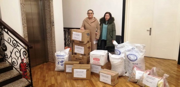 {"en":"The Public Union of the Society of Visually Impaired People of Azerbaijan sent food aid to citizens who needed help as a result of the earthquake that occurred in Turkey.","az":"Az\u0259rbaycan G\u00f6zd\u0259n \u018flill\u0259r C\u0259miyy\u0259ti \u0130ctimai Birliyi T\u00fcrkiy\u0259d\u0259 ba\u015f vermi\u015f z\u0259lz\u0259l\u0259 n\u0259tic\u0259sind\u0259 yard\u0131ma ehtiyac\u0131 olan v\u0259t\u0259nda\u015flara \u0259rzaq yard\u0131m\u0131 g\u00f6nd\u0259rdi.","ru":"\u041e\u0431\u0449\u0435\u0441\u0442\u0432\u0435\u043d\u043d\u044b\u0439 \u0441\u043e\u044e\u0437 \u041e\u0431\u0449\u0435\u0441\u0442\u0432\u0430 \u0438\u043d\u0432\u0430\u043b\u0438\u0434\u043e\u0432 \u043f\u043e \u0437\u0440\u0435\u043d\u0438\u044e \u0410\u0437\u0435\u0440\u0431\u0430\u0439\u0434\u0436\u0430\u043d\u0430 \u043d\u0430\u043f\u0440\u0430\u0432\u0438\u043b \u043f\u0440\u043e\u0434\u043e\u0432\u043e\u043b\u044c\u0441\u0442\u0432\u0435\u043d\u043d\u0443\u044e \u043f\u043e\u043c\u043e\u0449\u044c \u0433\u0440\u0430\u0436\u0434\u0430\u043d\u0430\u043c, \u043d\u0443\u0436\u0434\u0430\u044e\u0449\u0438\u043c\u0441\u044f \u0432 \u043f\u043e\u043c\u043e\u0449\u0438 \u0432 \u0440\u0435\u0437\u0443\u043b\u044c\u0442\u0430\u0442\u0435 \u043f\u0440\u043e\u0438\u0437\u043e\u0448\u0435\u0434\u0448\u0435\u0433\u043e \u0432 \u0422\u0443\u0440\u0446\u0438\u0438 \u0437\u0435\u043c\u043b\u0435\u0442\u0440\u044f\u0441\u0435\u043d\u0438\u044f."}