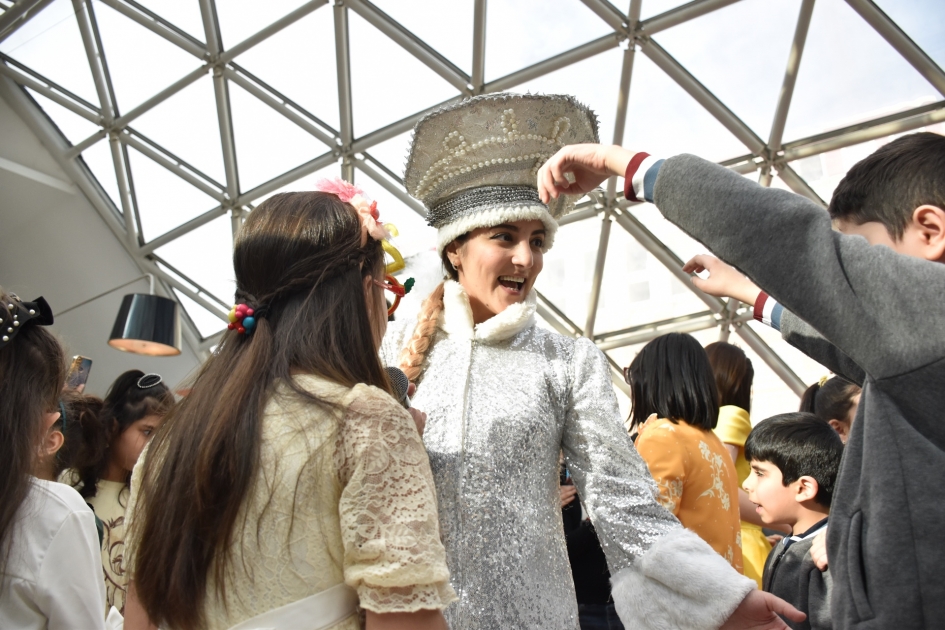 A holiday party was organized for visually impaired children under 18 years of age