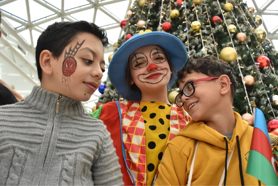 A holiday party was organized for visually impaired children under 18 years of age