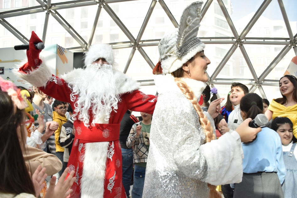 A holiday party was organized for visually impaired children under 18 years of age